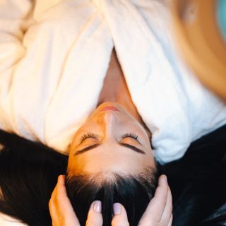 Purifica il cuoio capelluto